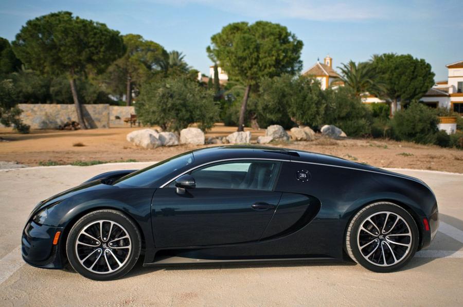  Bugatti Veyron 16.4 Super Sport 2011 года  (фото 6 из 43)